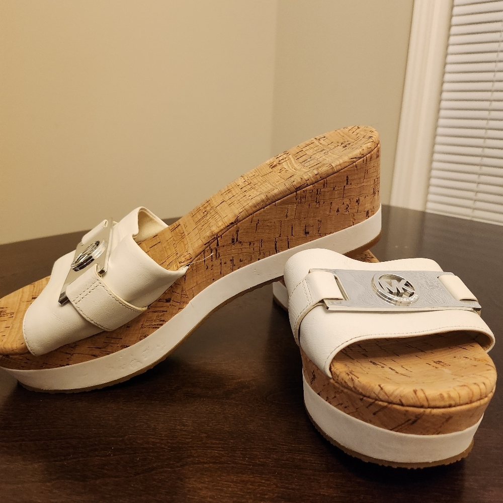 Michael Kors White Wedge Sandals   🤍  🤍   SIZE 10